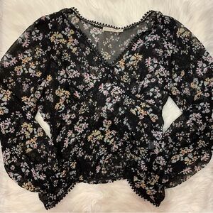 3/$15 Black long sleeve floral top
